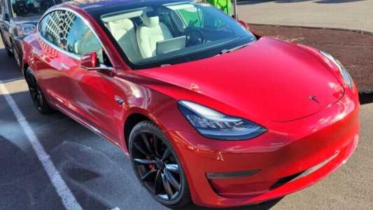Tesla Model 3 I, 2018, пробег 184000 км