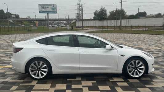 Tesla Model 3 I, 2019, пробег 82000 км