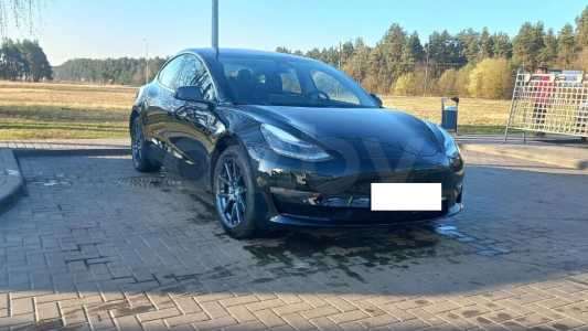 Tesla Model 3 I