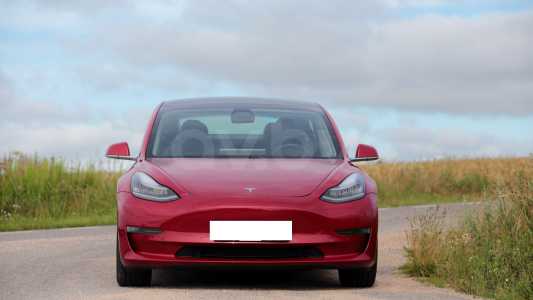 Tesla Model 3 I