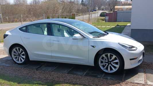 Tesla Model 3 I