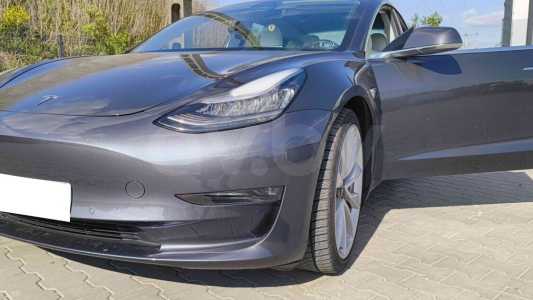 Tesla Model 3 I