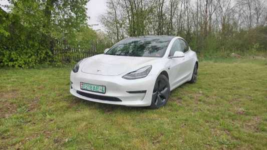 Tesla Model 3 I