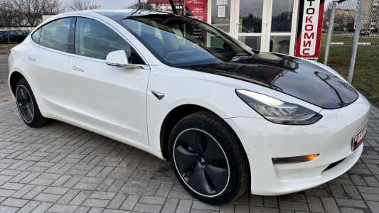 Tesla Model 3 I