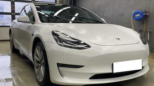 Tesla Model 3 I
