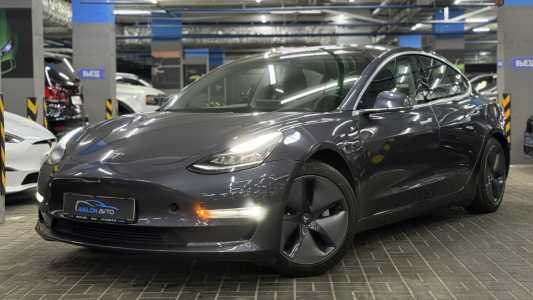 Tesla Model 3 I