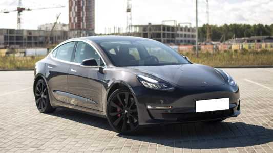 Tesla Model 3 I