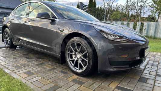 Tesla Model 3 I