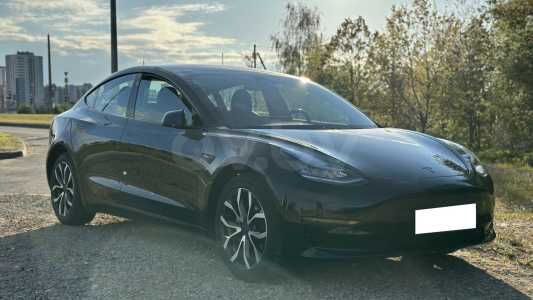 Tesla Model 3 I