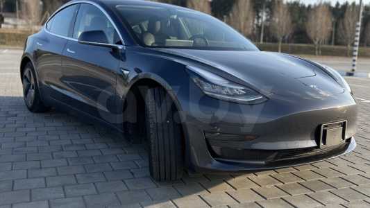 Tesla Model 3 I