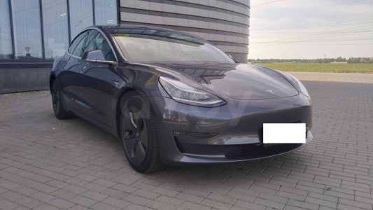 Tesla Model 3 I