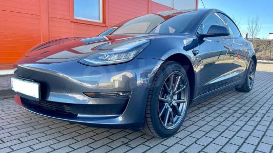 Tesla Model 3 I