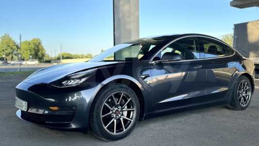 Tesla Model 3 I