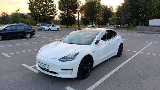 Tesla Model 3 I