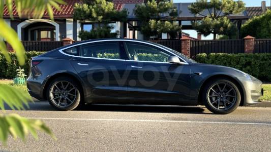 Tesla Model 3 I