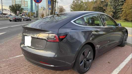 Tesla Model 3 I