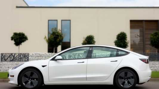 Tesla Model 3 I Рестайлинг, 2021, пробег 19000 км Tesla Model 3 I Рестайлинг, 2021, пробег 19000 км