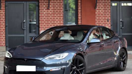 Tesla Model S I 2-й рестайлинг, 2021, пробег 30000 км Tesla Model S I 2-й рестайлинг, 2021, пробег 30000 км