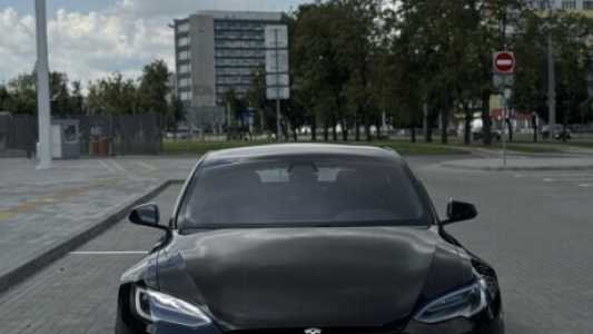 Tesla Model S I  2-й рестайлинг, 2021, пробег 49000 км