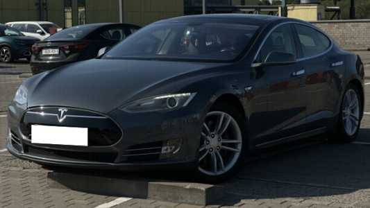 Tesla Model S I, 2013, пробег 255000 км