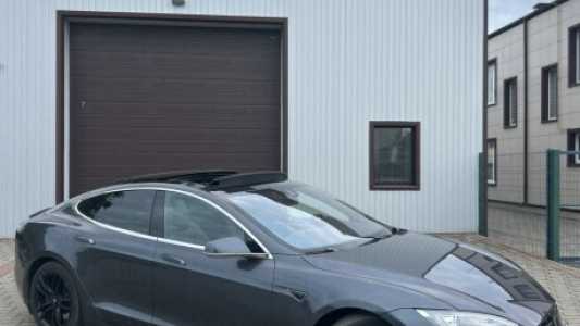 Tesla Model S I, 2015, пробег 220000 км