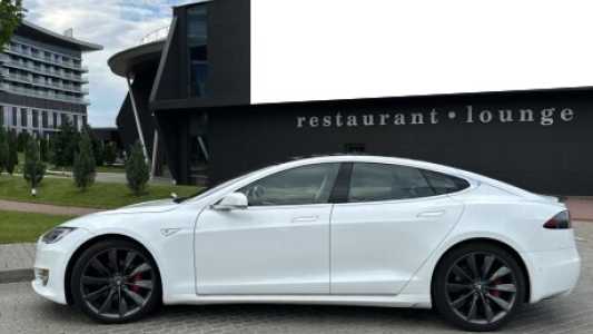 Tesla Model S I  Рестайлинг, 2016, пробег 116000 км