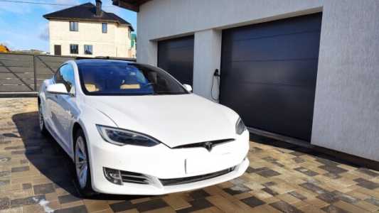Tesla Model S I  Рестайлинг, 2016, пробег 128000 км