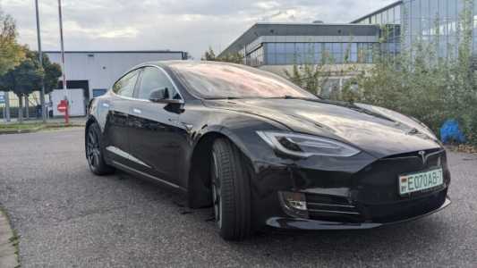 Tesla Model S I Рестайлинг, 2016, пробег 180000 км Tesla Model S I Рестайлинг, 2016, пробег 180000 км
