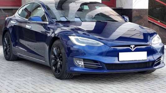 Tesla Model S I Рестайлинг