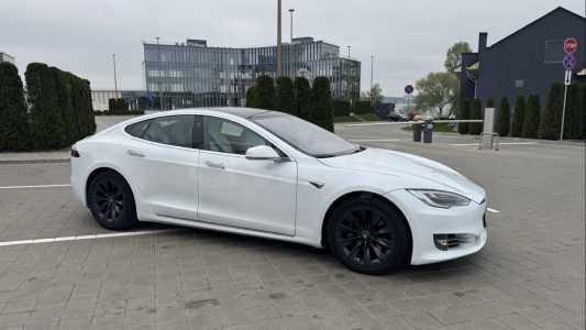 Tesla Model S I Рестайлинг