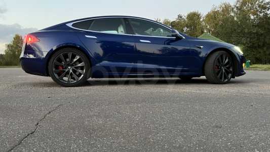 Tesla Model S I Рестайлинг