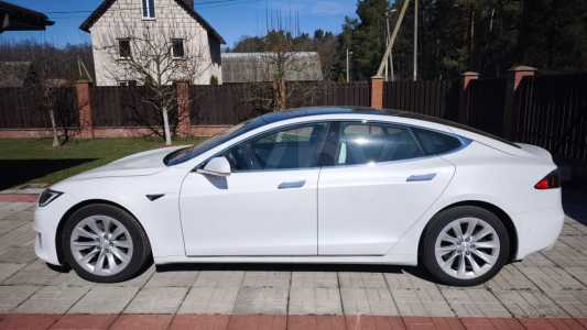 Tesla Model S I Рестайлинг