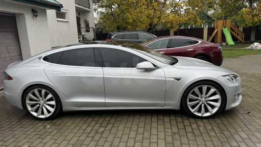 Tesla Model S I Рестайлинг