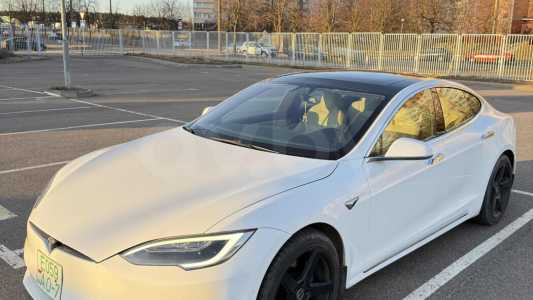 Tesla Model S I Рестайлинг