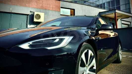 Tesla Model S I Рестайлинг