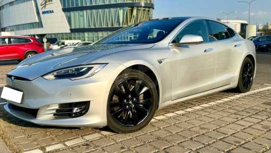 Tesla Model S I Рестайлинг