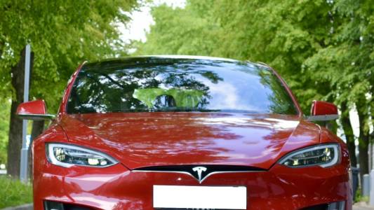 Tesla Model S I Рестайлинг