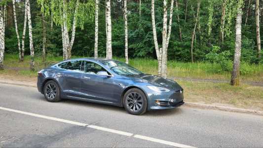 Tesla Model S I Рестайлинг