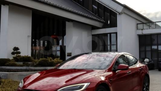 Tesla Model S I Рестайлинг