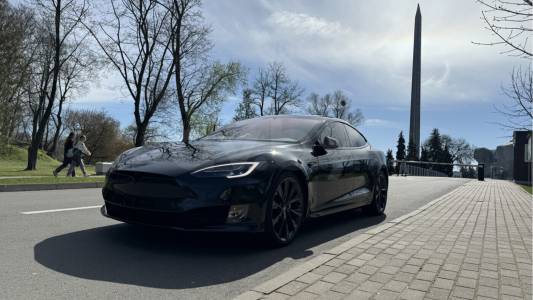 Tesla Model S I Рестайлинг