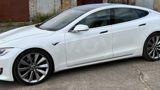 Tesla Model S I Рестайлинг