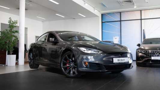 Tesla Model S I Рестайлинг