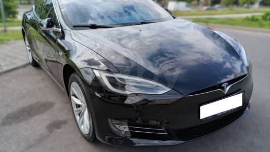 Tesla Model S I Рестайлинг