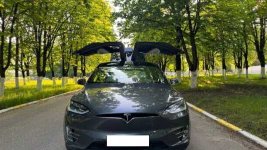 Tesla Model X I, 2018, пробег 129000 км Tesla Model X I, 2018, пробег 129000 км