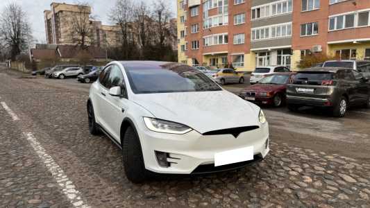 Tesla Model X I