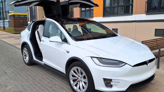 Tesla Model X I