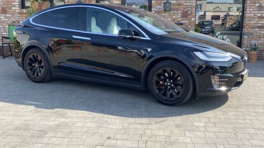 Tesla Model X I