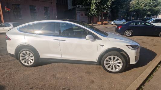 Tesla Model X I