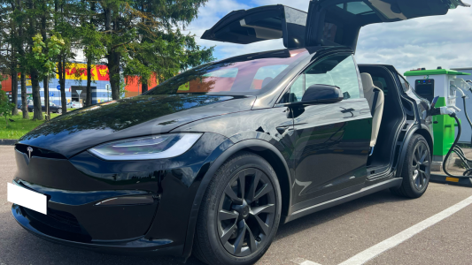 Tesla Model X I Рестайлинг