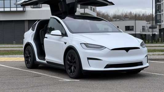 Tesla Model X I Рестайлинг